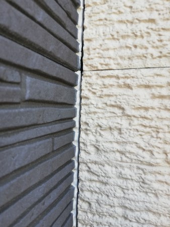 サイディングのシーリング剥離　外壁